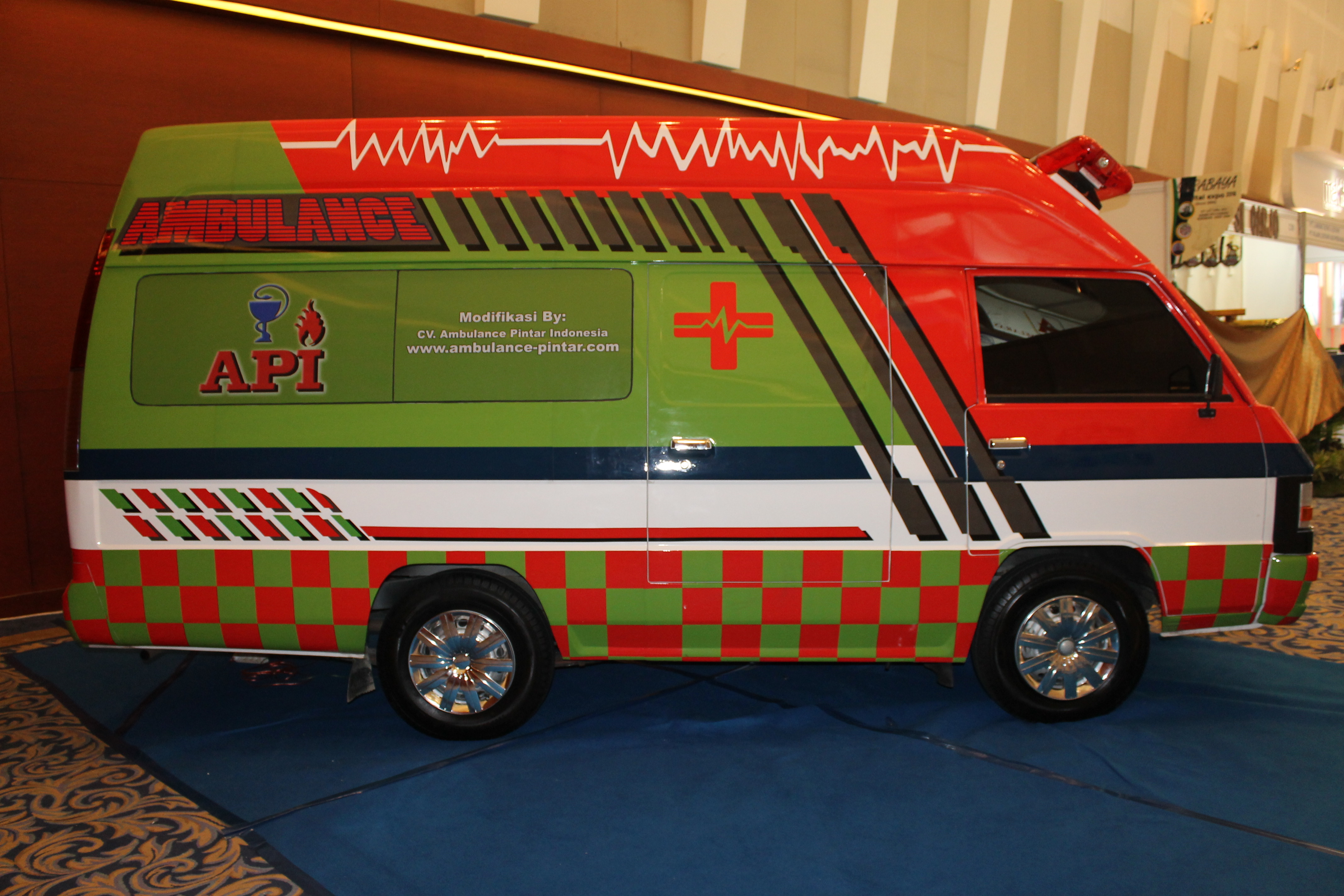 Putera Ambulance Ambulance Center 081212173882